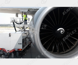Underwing aircraft refuelling
